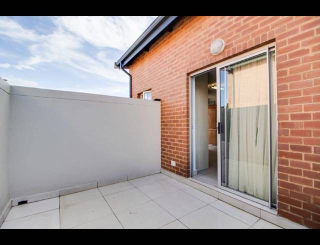2 BEDROOM APARTMENT FOR SALE IN MAROELADAL